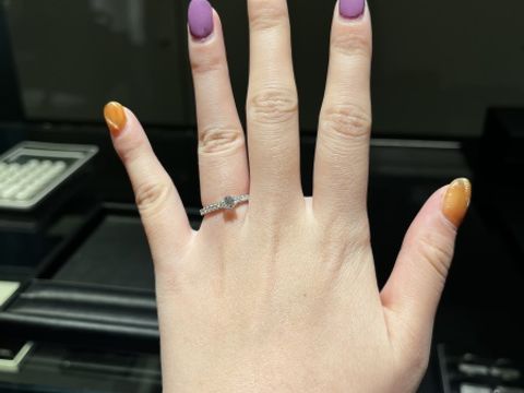 【エクセルコダイヤモンド(EXELCO DIAMOND)の口コミ】 キラキラと輝くダイヤモンドで、世界一のクオリティーのものを使用してい…