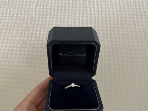 【銀座ダイヤモンドシライシの口コミ】 優柔不断な為たくさん試着をさせていただき決めました。その中でもダイヤ…