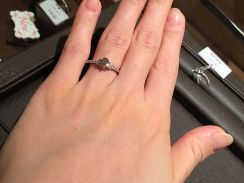 【アイプリモ(I-PRIMO)の口コミ】 婚約指輪らしいデザインは飽きることなく長年愛せるのがポイントです♡
特…