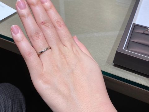 【アイプリモ(I-PRIMO)の口コミ】 2人で同じデザイン、もしくは似た雰囲気になるように選びました。
スタッ…