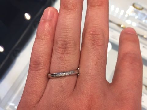 【JEWELRY  KAMATA(ジュエリーかまた)の口コミ】 指輪の内側に双子のダイヤモンドがついたデザインでした。ひとつの原石か…