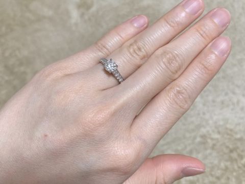 【ヴァン クリーフ＆アーペル(Van Cleef & Arpels)の口コミ】 0.7carat、Color Grade E、Clarity Grade VVS2、Cut Grade Excellentのダ…