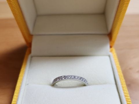 【ケイウノ ブライダル(K.UNO BRIDAL)の口コミ】 元々こちらのブランドの違うエタニティリングを検討していたのですが、こ…