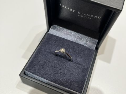 【ラザール ダイヤモンド(LAZARE DIAMOND)の口コミ】 なんといってもダイヤモンドの輝きが1番です。
カラットは2.8とそこまで大…