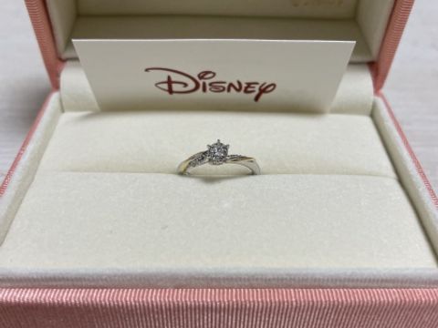 【ケイウノ ブライダル(K.UNO BRIDAL)の口コミ】 彼女の好きなディズニーキャラクターの
ふしぎの国のアリスをモチーフにフ…