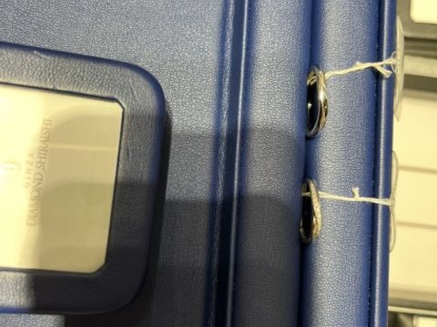 【銀座ダイヤモンドシライシの口コミ】 中央に複数のダイヤモンドが埋め込まれているデザインの指輪を最終的に選…