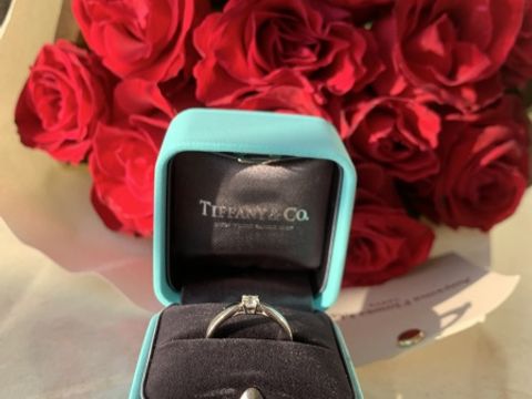 【ティファニー(Tiffany & Co.)の口コミ】 私の指に合わせてシンプルデザインを選んでもらいました。とても気に入っ…