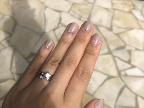 【4℃ BRIDAL(ヨンドシーブライダル)の口コミ】 ダイヤひとつのシンプルな指輪ですが、
上からみるとザ指輪！という可愛い…