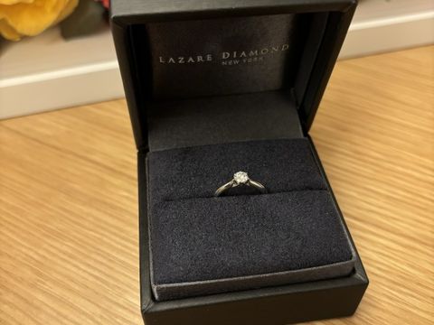 【ラザール ダイヤモンド(LAZARE DIAMOND)の口コミ】 ダイヤモンドとプラチナの輝きが素晴らしいです。カットにこだわっている…