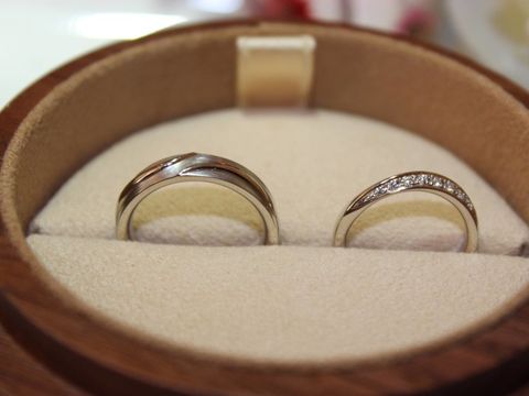 【COLANY(コラニー)の口コミ】 二人ともデザインが気に入ったのが良かったです。
数種類の候補を出したの…