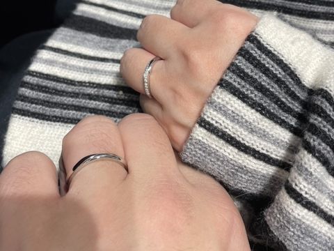 【銀座ダイヤモンドシライシの口コミ】 とにかく着け心地とデザインが気に入りました。
普段アクセサリーを付けな…