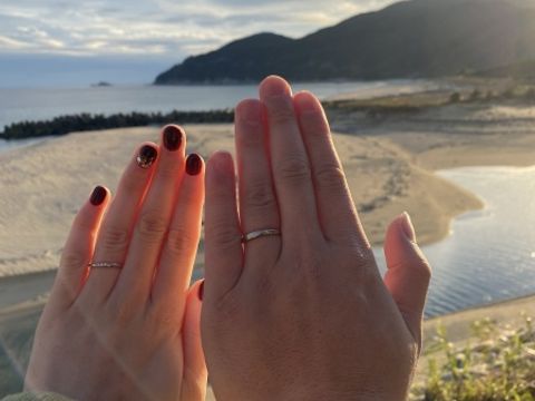 【RosettE(ロゼット)の口コミ】 細いデザイン形・キラキラしすぎない・婚約指輪とセットでつけても違和感…