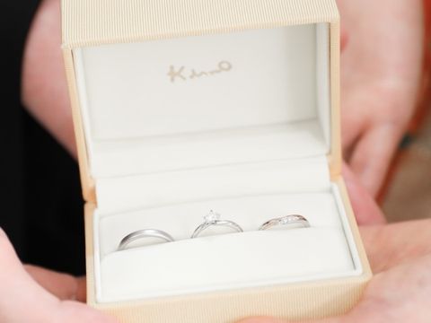 【ケイウノ ブライダル(K.UNO BRIDAL)の口コミ】 プラチナとピンクゴールドのコンビネーションリングがとても可愛かったで…