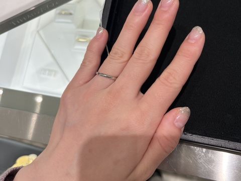 【ティファニー(Tiffany & Co.)の口コミ】 誰もが憧れるティファニーブルーを訪れたくて、試着しに行きました。指輪…