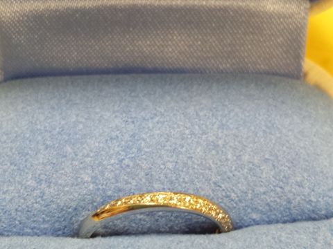 【銀座ダイヤモンドシライシの口コミ】 婚約指輪と重ね付けしたかったので、ブランドは婚約指輪と同じ銀座ダイヤ…