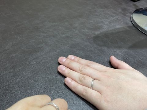 【TRECENTI(トレセンテ)の口コミ】 ストレートのデザインですがウェーブのように見えるので手が綺麗に見えま…