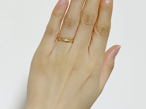 【insembre(インセンブレ)の口コミ】 イエベ秋にはマットゴールドが似合うとのことで、細かな粒子でマット加工…