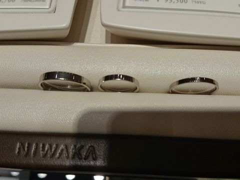 【俄(にわか)の口コミ】 ことほぎはシンプルなストレートタイプの指輪です。甲丸や平打ちなどデザ…