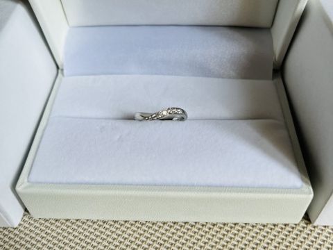 【Mariage ent(マリアージュエント)の口コミ】 ウェーブデザインですが、少し巻きをずらすとV字に。と担当いただいたスタ…