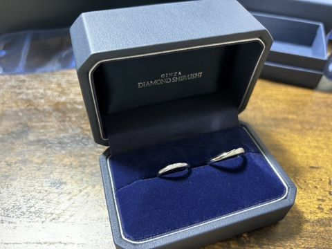 【銀座ダイヤモンドシライシの口コミ】 価格はふたつ合わせて250千円いかないくらいです。ほかの指輪専門店も見に…