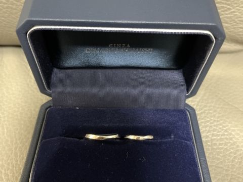 【銀座ダイヤモンドシライシの口コミ】 シンプルだけどねじれがあって動きのあるデザインがお気に入りです。もと…