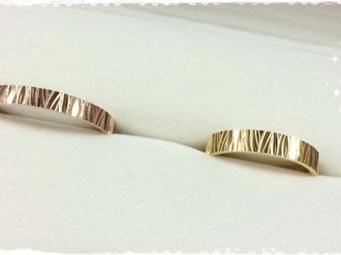 【REGALO(レガロ)の口コミ】 1番の決め手は誰とも被らないような個性的なデザイン！
リングの形や幅、…