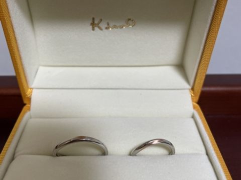 【ケイウノ ブライダル(K.UNO BRIDAL)の口コミ】 少しウェーブがかかっており、
意味がずっと一緒にいたいという気持ちをハ…