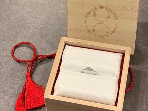 【TOMOE(トモエ)の口コミ】 さくらダイヤモンドというダイヤの中に桜が見えるのがすごく特徴的でした…