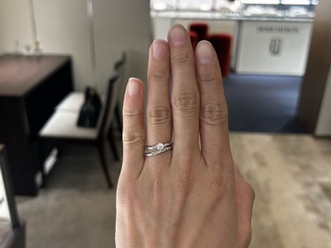 【俄(にわか)の口コミ】 婚約指輪で頂いたブランドだったので、重ね付けしてみるとしっくりきまし…