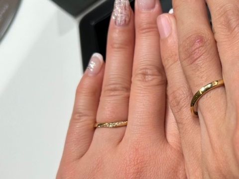 【ラザール ダイヤモンド(LAZARE DIAMOND)の口コミ】 ゴールドの指輪＆ハーフエタニティで探していました。
この指輪はどこのブ…