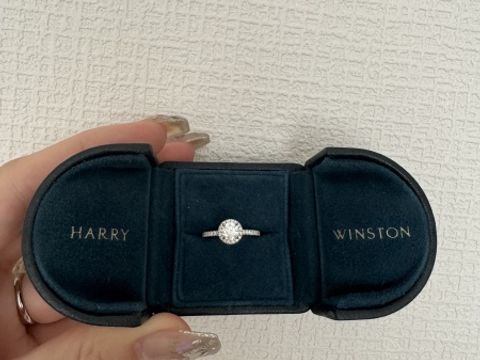 【ハリー・ウィンストン(Harry Winston)の口コミ】 とにかくキラキラしたデザインが良かったので、パヴェデザインはオススメ…