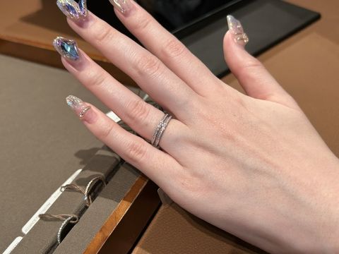 【エルメス(HERMES)の口コミ】 カジュアルなデザインでエルメスというのもわかる、ダイヤのついたゴージ…