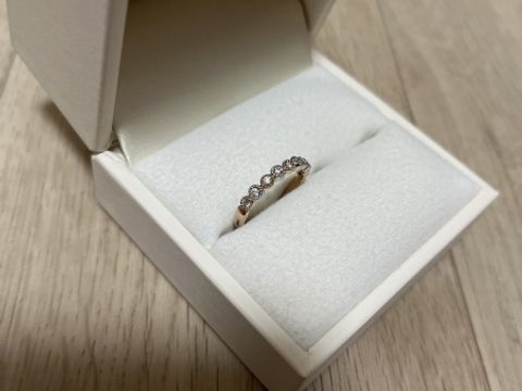 【AMOUR AMULET(アムール・アミュレット)の口コミ】 結婚指輪はシンプルなものにしたくなくて、でも普段使いできて、なるべく…
