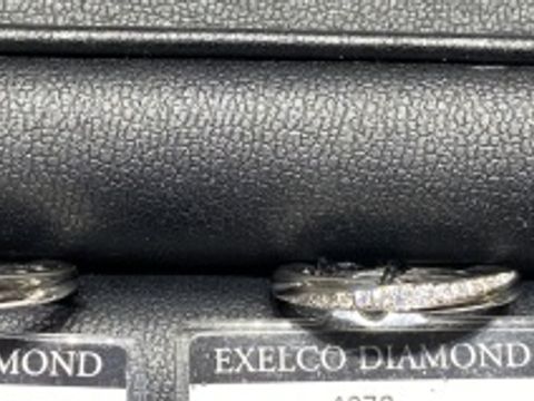【エクセルコダイヤモンド(EXELCO DIAMOND)の口コミ】 ストレートタイプで、ダイヤは捻って入っているため、可愛いデザインだっ…