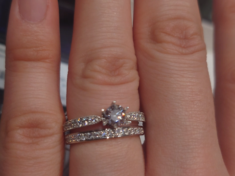 【アイプリモ(I-PRIMO)の口コミ】 エタニティタイプを重ね付けしたくて、最初からピンポイントでエタニティ…