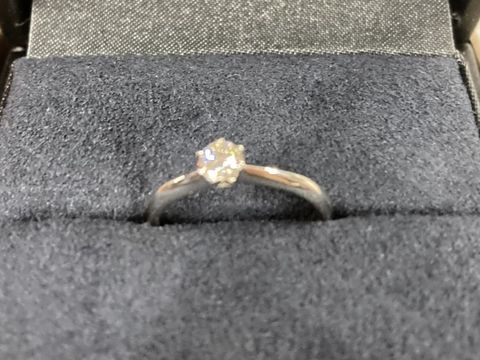 【ラザール ダイヤモンド(LAZARE DIAMOND)の口コミ】 ダイヤモンドはワンポイントでシンプルだけど特別感があるものを選びたい…