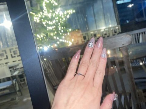 【アイプリモ(I-PRIMO)の口コミ】 ソリティアのデザインで、日常的に合わせやすいです。
センターに向かって…