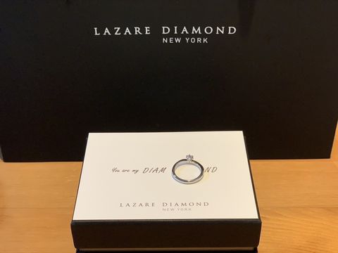 【ラザール ダイヤモンド(LAZARE DIAMOND)の口コミ】 他のお店も何店舗か伺いましたが、素人目にもダイヤモンドが一番輝いてい…