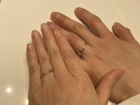 【4℃ BRIDAL(ヨンドシーブライダル)の口コミ】 元々ストレートのデザインを探していたので、ストレートタイプで希望のも…