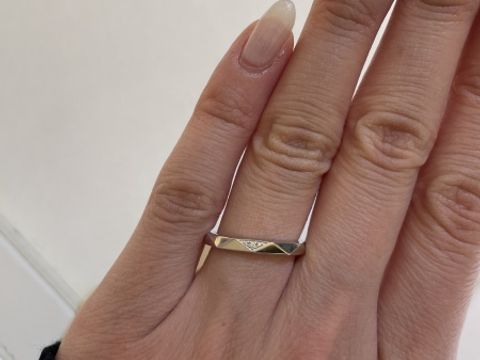 【グラフ(GRAFF)の口コミ】 デザインは、三角形の柄が上下に交互に付いている、シンプルでありながら…