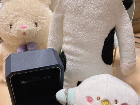 【銀座ダイヤモンドシライシの口コミ】 リングの枠を輪切りにすると角がない、なじむ形になっているらしいです。…