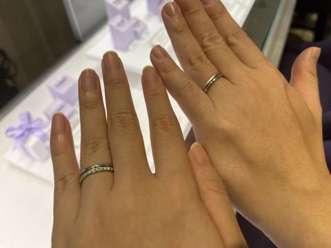 【STAR JEWELRY(スタージュエリー)の口コミ】 デザインが特徴的で、少し太さがあってダイヤが入っている物を探していま…