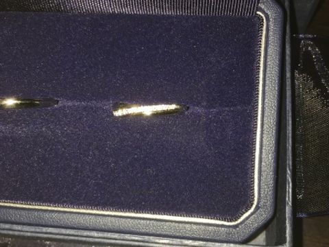 【銀座ダイヤモンドシライシの口コミ】 付けた瞬間これ！という感触で指にフィットしました。
少しV型になってお…