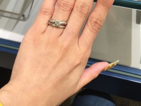 【銀座ダイヤモンドシライシの口コミ】 ほぼストレートリングですが、メレが多く入っていて、そのメレの並び、カ…