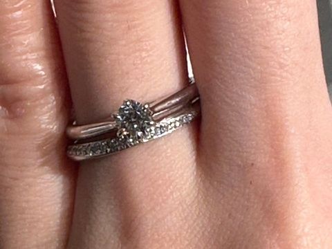 【銀座ダイヤモンドシライシの口コミ】 価格とブランド、デザインを重視して購入しました。ダイヤモンドについて…