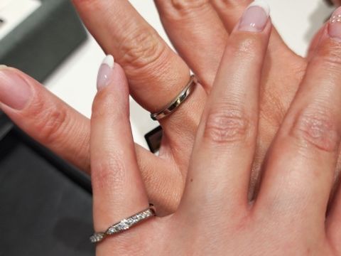 【ラザール ダイヤモンド(LAZARE DIAMOND)の口コミ】 デザインはシンプルめなものが多く、落ち着いた雰囲気のデザインが多かっ…