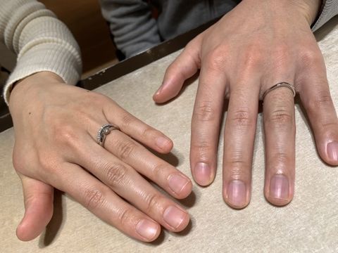 【ブルガリ(BVLGARI)の口コミ】 今回試着した結婚指輪は、男性用、女性用ともに、ウェーブがかかったデザ…