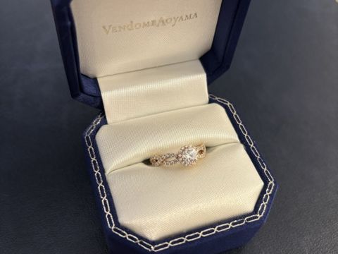 【ヴァンドーム青山(VENDOME AOYAMA)の口コミ】 婚約指輪は使わずしまっているという方が周りに多かったため、普段使いし…