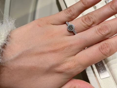 【MIKIMOTO(ミキモト)の口コミ】 ぱっと目を引くゴージャスさに惹かれました。また、華やかで美しく、王道…