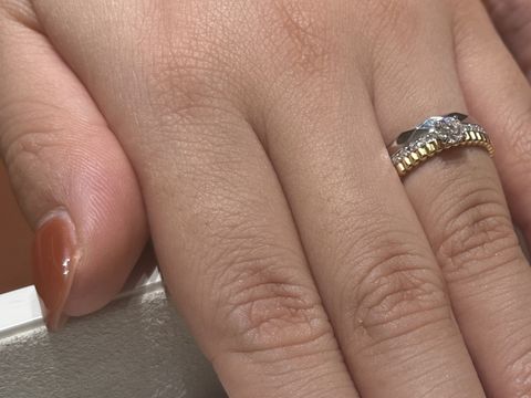 【ブシュロン(BOUCHERON)の口コミ】 ブシュロンのファセット・ダイヤなしのプラチナです。
ストレートタイプで…